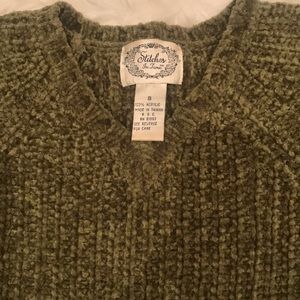 Beautiful olive green sweater